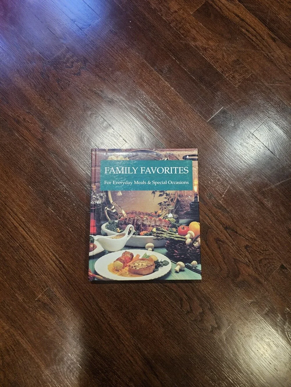Family Favorites Cookbook - Green Cover